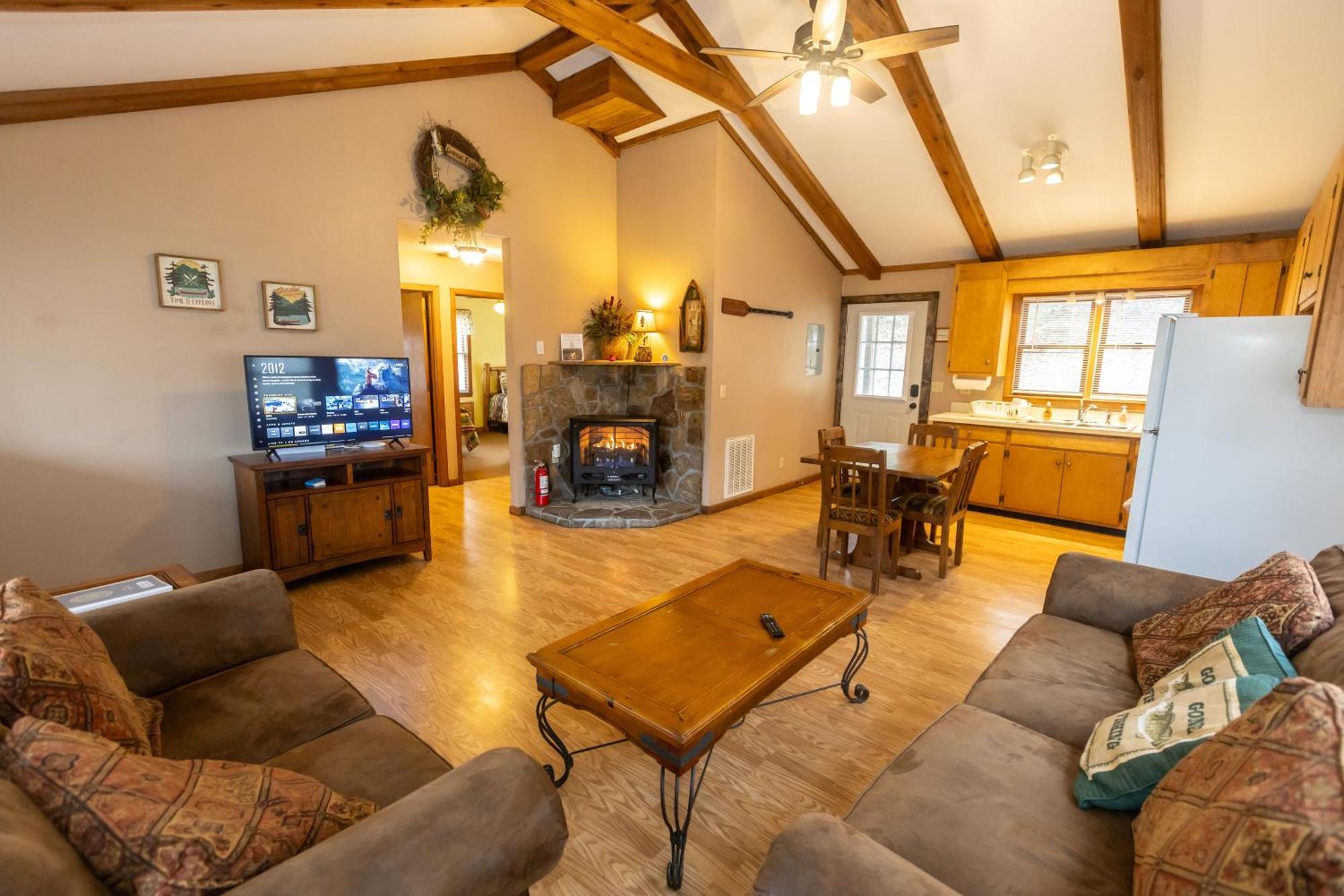 Вилла Springmaid Mountain Spruce Pine Экстерьер фото
